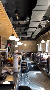 237 reactions · 3 comments | O cheeseburger do #AuCheval virou o assunto da cidade desde que o Bon Appetit o declarou o melhor hambúrguer dos EUA. Desde então, sua popularidade aumentou e os suburbanos, turistas e celebridades têm comido uma deliciosa mordida! Você concorda, Tina Bini Bornstein?  : Au Cheval #ChicaGOandKNOW | Choose Chicago | Facebook