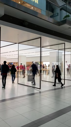 42K views · 905 reactions | Toronto’s massive new Apple Store is now open at the Eaton Centre 朗 | blogTO | Facebook