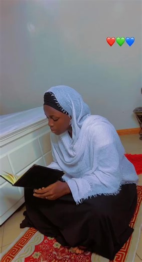 Reading in Style: A Cozy Room Setup