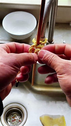 Use a rope to remove the faucet cap #shorts