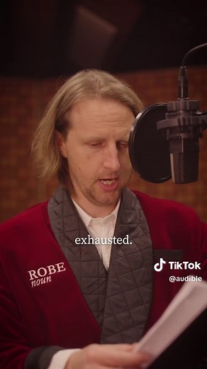 Teddy Hamilton Reads