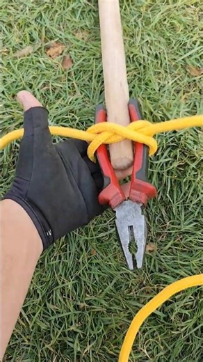 ⛔STOP! The Strongest Emergency Paracord Grip #camping #diy #satisfying