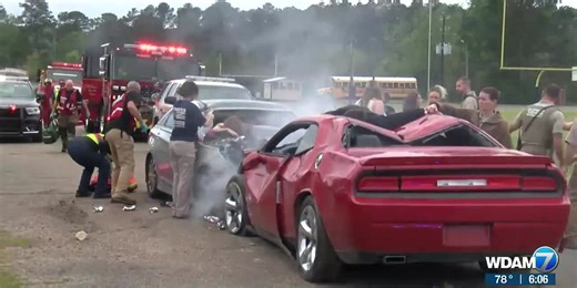Jones Co. school holds ‘realistic, emotional’ mock crash for Prom Promise