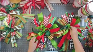 Learn how to make beautiful, festive Christmas bows using ribbon in just a few easy steps! 🎀 Perfect for wreaths, garlands, gift wrapping, and holiday décor. This beginner-friendly tutorial walks you through creating stunning bows that will make your Christmas sparkle. No fancy tools required — just ribbon, scissors, and creativity! | DecoExchange