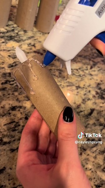 Floating Halloween Candles tutorial!🕯️#spooky #spookyseason #halloween #floatingcandles #tutorial #halloweendecor