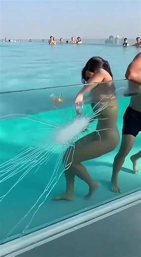 So dangerous Glass Waterpool! Be careful! Oooooops Infinity Pool Falls Apart!#viraltiktok #fypシ゚viral🖤tiktok #skyfall #parachutefail #ghanatiktok🇬🇭