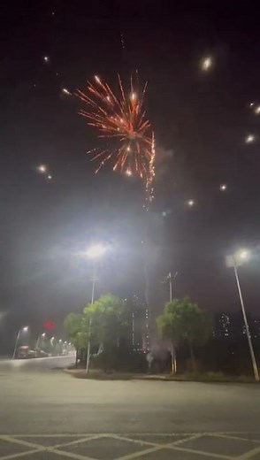 Kembang Api Cake Mix 100s 0,8" inch HAPPINESS