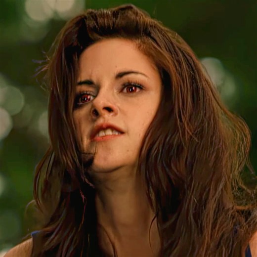 ''The Scent of Blood, The Strength of Will: Bella Tamed the Hunger''🧛‍♀️🩸🔥” #shorts