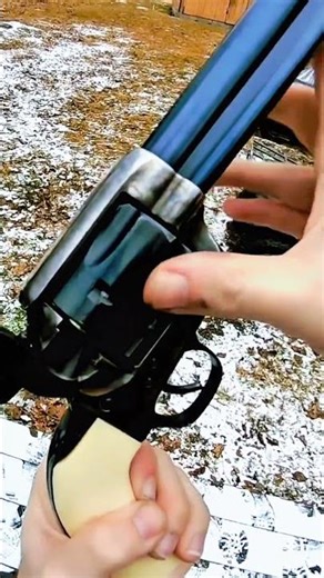 Smooth Reload = Deadly Precision#gunreload #reload #weapons #firearms #shooting #shortvideo