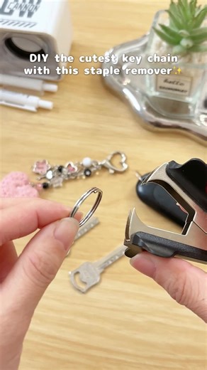 Compact stapler with built-in remover — ideal for school, office, or desk organization. 🔍 Find it at https://temu.to/m/gu5m1vp3wen or with this code xvk69826. #temu #officesupplies