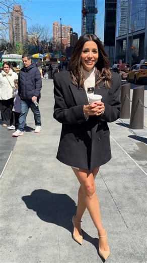 Coffee walk with Eva Longoria