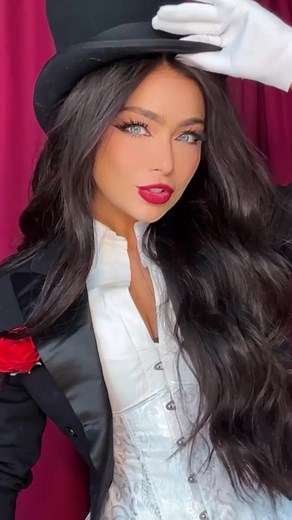 Zatanna Cosplay Show with Brittany Noel