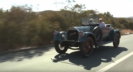 Jay Leno shows off his 1918 Pierce Arrow Model 66
