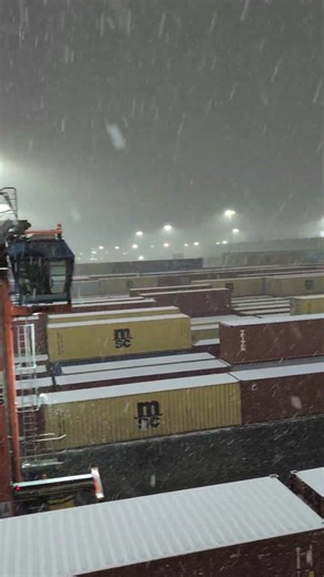 straddles in the snow