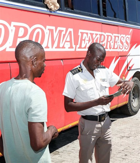 Two buses from Zimbabwe intercepted on the N1 near Polokwane. 🚍 One bus was carrying 88 passengers despite being licensed for 75, while the second had 90 passengers against a limit of 74. Officials also identified passengers without passports, including minors and found the second bus was overweight. #breakingnews #undocumentedimmigrants #news #creatorsearchinsights #currentnewsupdates