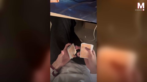 Master magician mesmerizes with dazzling card tricks