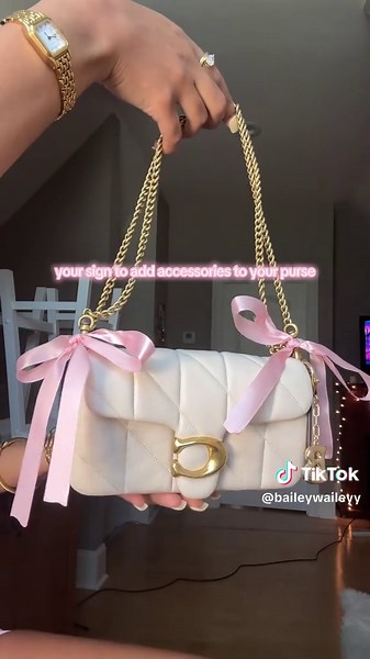 Bailey Lewis (@baileywaileyy)’s videos with 1 thing nola bounce - VIP