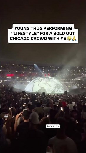 Young Thug Performs “Lifestyle” for a SOLD OUT Chicago Crowd with Ye 😭🔥