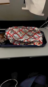 ARROZ CON ALBÓNDIGAS EN EL AVIÓN | Wilquis Mejía