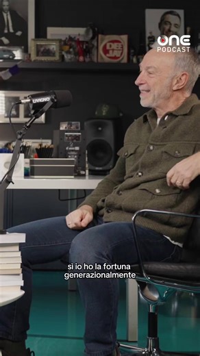 Come sono cambiate le Olimpiadi nel tempo? ✨ Linus è l'ospite della nuova puntata di Podium. Insieme a Jacopo Pozzi, ci accompagna in un viaggio tra ricordi personali e visioni future. Si parla di sport, ma anche di come la tecnologia e la sensibilità del pubblico abbiano trasformato uno degli eventi sportivi più attesi dell’anno. Non vi resta che recuperare la nuova puntata su tutte le piattaforme streaming audio e su Youtube 🎧 #olimpiadi #livigno #podcast #podcastitalia #linus