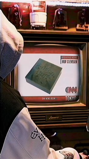 HUF JAPAN on Instagram: "x @evisenskateco Drop2 HUF Stores Dec 12 (Fri) 2025, 10am HUF & Evisen Skateboards Online Dec 12 (Fri) 2025, 12pm ・HUF x EVISEN STASH BOX 🌫️That Box."