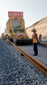 4.4M views · 10K reactions | Automated Machine Installing Cement Blocks Efficiently #Automation #ConstructionTech #Efficiency | Fact Pulse | Facebook