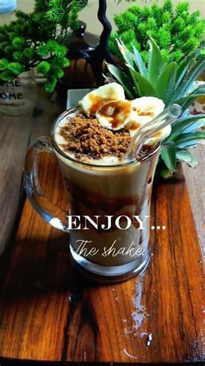 Creamy Chocolatey Banana Milkshake🥤| Banana Bourbon Milkshake 🧡