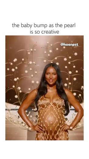 🎬 Fact: Jasmine Tookes – Victoria’s Secret Fashion Show (2025) This scene comes from the 2025 Victoria’s Secret Fashion Show, where model Jasmine Tookes walked the runway, showcasing the brand’s latest designs. Her confident walk, expressive gestures, and stage presence were carefully highlighted by lighting, camera angles, and choreography, making her a standout during the show. The production emphasized both the fashion and the model’s personality, turning each runway moment into a visually s