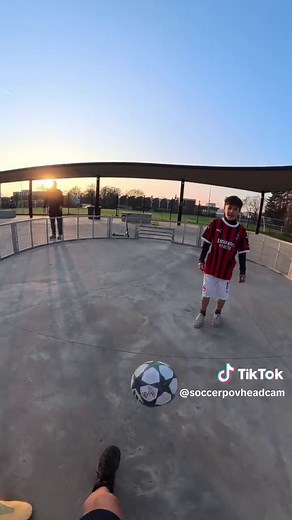 Panna Football Game 1v2 POV - Streetsoccer VR Football