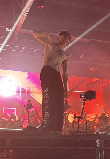 Evacuateeee the dance floorrrr #teletech #techno #fantasm #rave