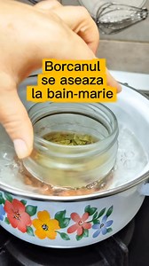 🌿 Ulei de sambure de avocado cu dafin și cuișoare – pentru păr sănătos și strălucitor Preparare: Se rade 1 sâmbure de avocado și se pune într-un borcan termorezistent. Se adaugă 4–5 frunze de dafin rupte, 1 linguriță de cuișoare și 100 ml ulei de măsline sau cocos. Borcanul se așază la bain-marie timp de aproximativ 1 oră, la foc foarte mic. Se strecoară și se păstrează într-o sticlă de sticlă închisă la culoare. Mod de utilizare: Se masează ușor scalpul și firele de păr, de 2 ori pe săptămână.