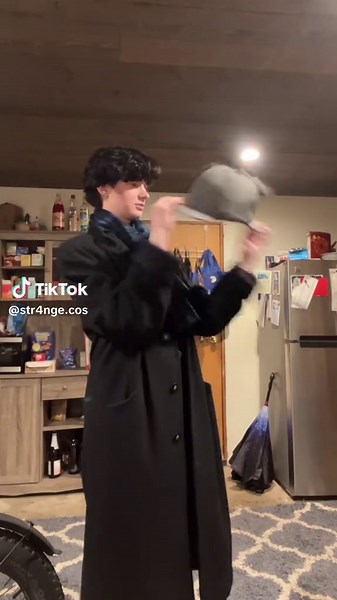 Sherlock Holmes Cosplay Ideas for Fans