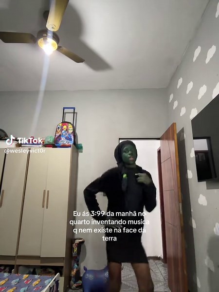 Os vídeos de Victor (@wesleyvict0r) com som original - smurfette labubonica🍄