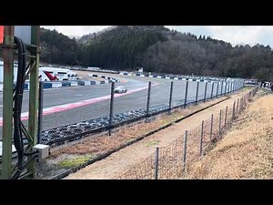 最終コーナー立ち上がり
