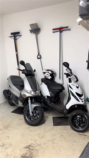 Exploring the Piaggio Zip and Gilera Runner Models