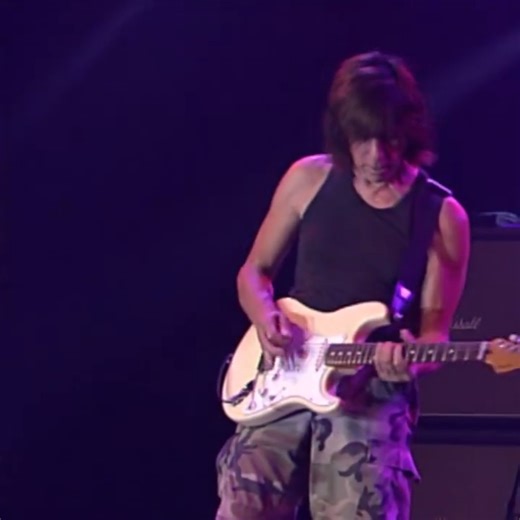 379K views · 10K reactions | Jeff Beck - 'Scatterbrain' (North Sea Jazz 2006) #guitar #jeffbeck #vinniecolaiuta #guitarist | Shred Music TV | Facebook