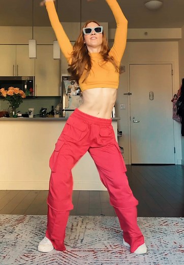 Molly Long's Engaging Pop Dance Choreography