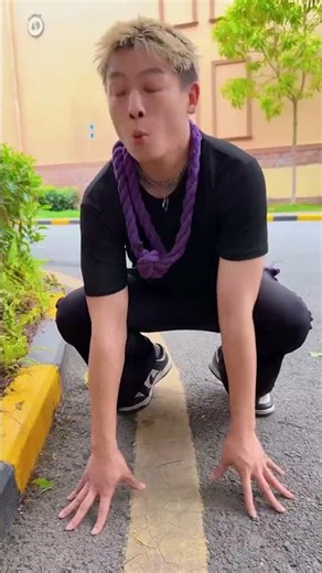 黑天使驯化了一条人形宠物#天使#小丑