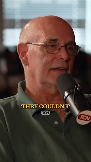 David Collum tells Tucker Carlson that if the contents of Anthony Weiner’s laptop were ever exposed