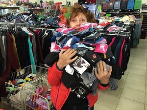 Susan Sarandon has a gift for refugees arriving in Greece. | HuffPost Life