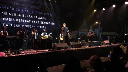 Tulus Sukses Tutup Panggung JGTC : Okezone Celebrity