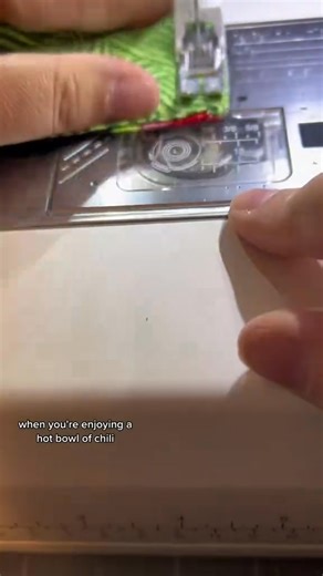 Make your first quilt part 4 - finishinf your quilt top / nesting seams / putting rows togethe r #quilting #quiltingtips #quiltingtiktok #learntoquilt | Diane Rehn