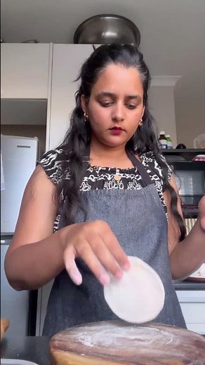 Roti Tutorial 😍 #punjabi #cookinghumor #trending