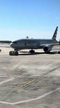 American Airlines Boeing 777-200 (ER) Pushback from CLT! #aviation #boeing ￼