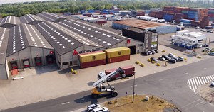 75K views · 2K reactions | The Liebherr hydrostatic Reachstacker type LRS 545-31 in operation. Do you want to see and feel the machine? Visit us at Break Bulk Americas at booth 1449! #bbam2017 | Liebherr Maritime Cranes | Facebook