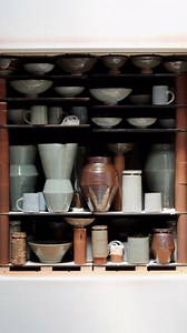 Another kiln load of work, another before and after. This quick sequence shows the kiln before being fired, and after being reduction fired to 1290ºC. Although it was a strange pack, with numerous pieces being fired for a second time, hence why some don’t shrink, yet it’s a sure way of fixing vessels that previously had uninteresting surfaces, or were simply glazed too thinly, my fault. The yellow pots are coated in yellow iron ochre, which is something my YouTube video that goes live this Sunda