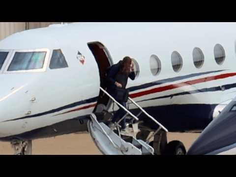 GULFSTREAM G550 Arrives At Lunken - LOOK WHO GETS OFF!