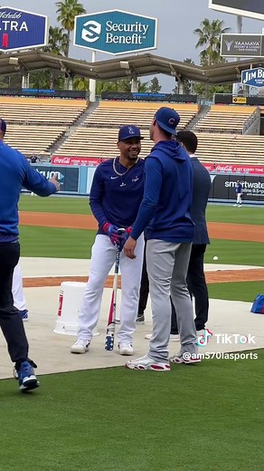 Cody Bellinger Reunites With His Former Dodgers Teammates