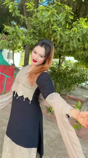 Dress from @Labib Fashoin ❤️ #sumaiyarimu #unfrezzmyaccount