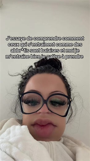 Ça devient compliqué mentalement. J’ai les yeux qui saignent à voir ça #HUMOUR #musculation #gymtok #hyrox #pourtoi
